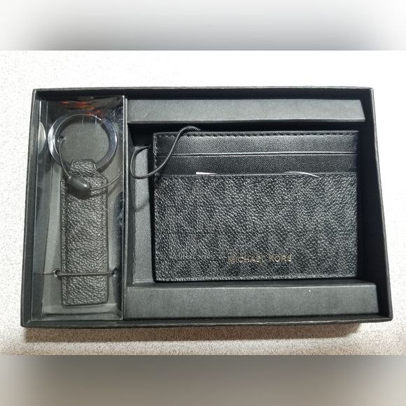 MK Cardholder and Keychain Set - Picture 5 of 6